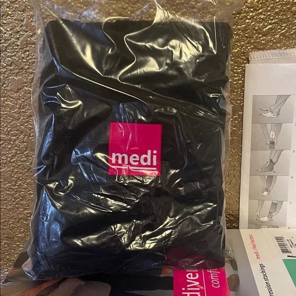 Medi Mediven Comfort Compression Stockings - Picture 5 of 13